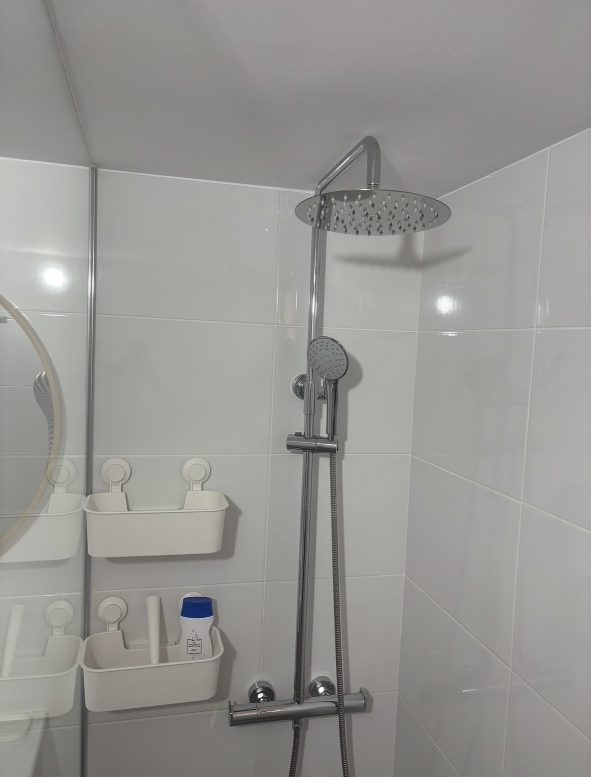 Cama en habitación compartida con baño compartido 5